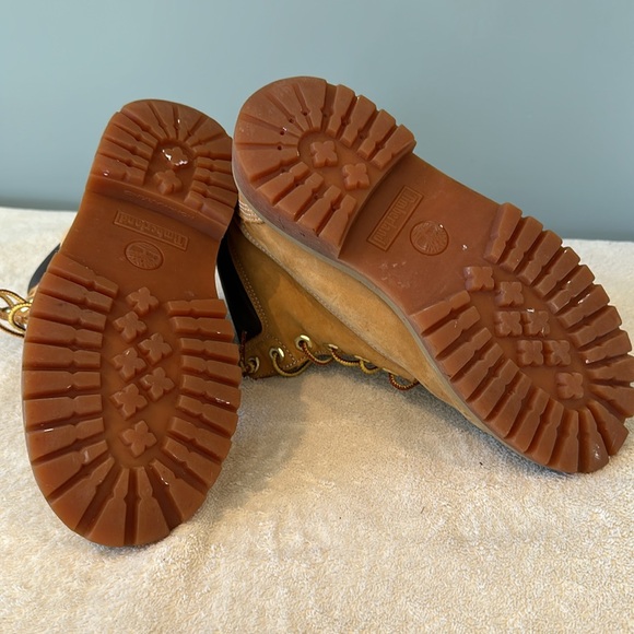 BOYS TIMBERLAND BOOTS - Picture 4 of 4